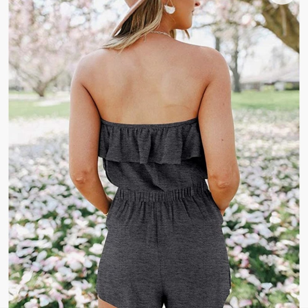 Sleeveless Ruffled Romper - Picture 2 of 5